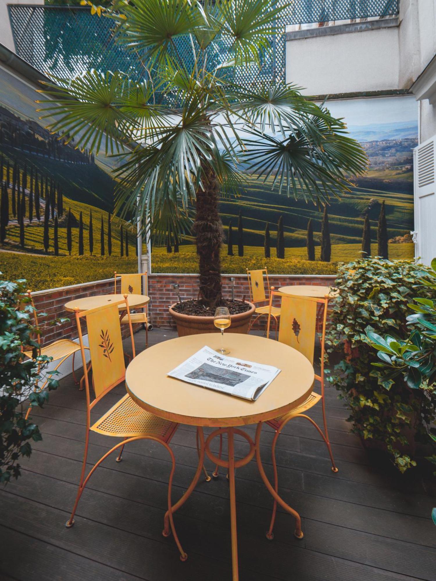 Le Relais Montmartre Paris